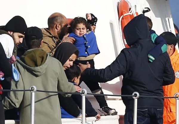 Nouveau renvoi de 124 personnes des îles grecques vers la Turquie - ảnh 1